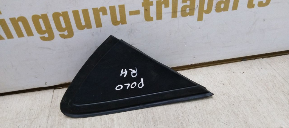 Накладка зеркала правая Volkswagen Polo 5 09-20 oem 6RU853274