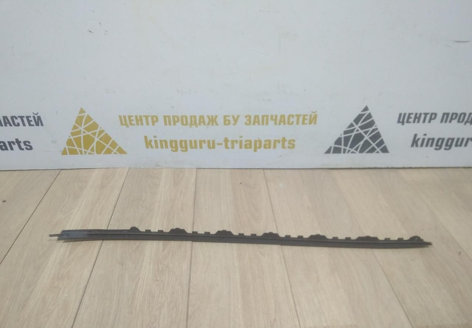 Молдинг лобового стекла левый бу BMW X5 F15 OEM 51317462205 Молдинг лобового стекла левый бу BMW X5 F15 OEM 51317462205