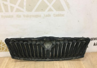 Решетка радиатора бу Skoda Octavia A5 OEM 1Z0853651C