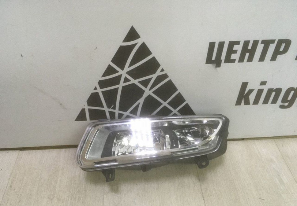 Противотуманная фара левая Volkswagen Polo 5 рест oem 6R0941061D Противотуманная фара левая Volkswagen Polo 5 рест oem 6R0941061D