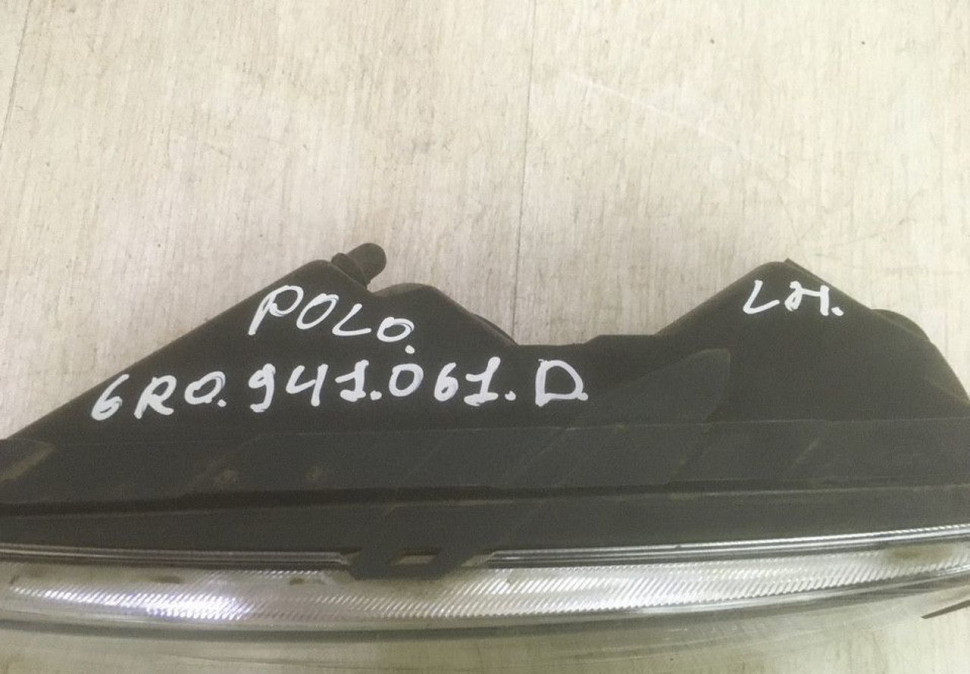 Противотуманная фара левая Volkswagen Polo 5 рест oem 6R0941061D Противотуманная фара левая Volkswagen Polo 5 рест oem 6R0941061D