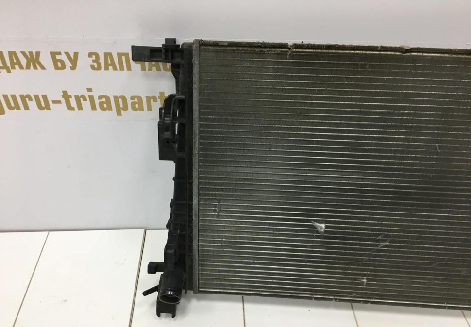 Радиатор охлаждения Renault Logan 2 OEM 214105731R Радиатор охлаждения Renault Logan 2 OEM 214105731R