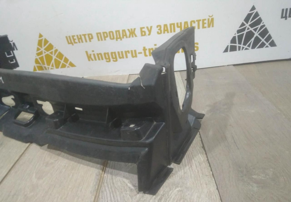 Воздуховод радиатора верхний бу BMW 7 G11 рестайлинг OEM 51747475261 Воздуховод радиатора верхний бу BMW 7 G11 рестайлинг OEM 51747475261