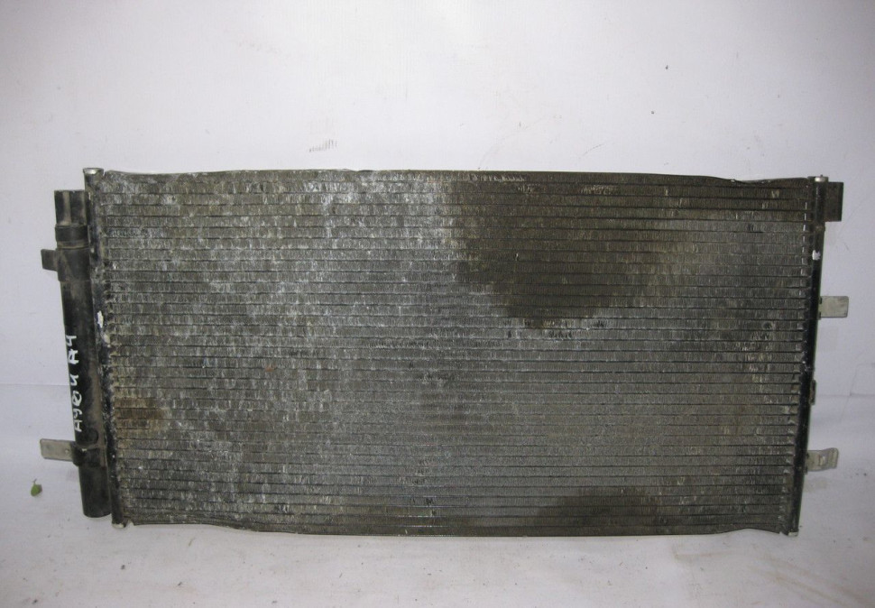 Радиатор кондиционера Audi Q5 oem 8t0260401c (скл-3) Радиатор кондиционера Audi Q5 oem 8t0260401c (скл-3)