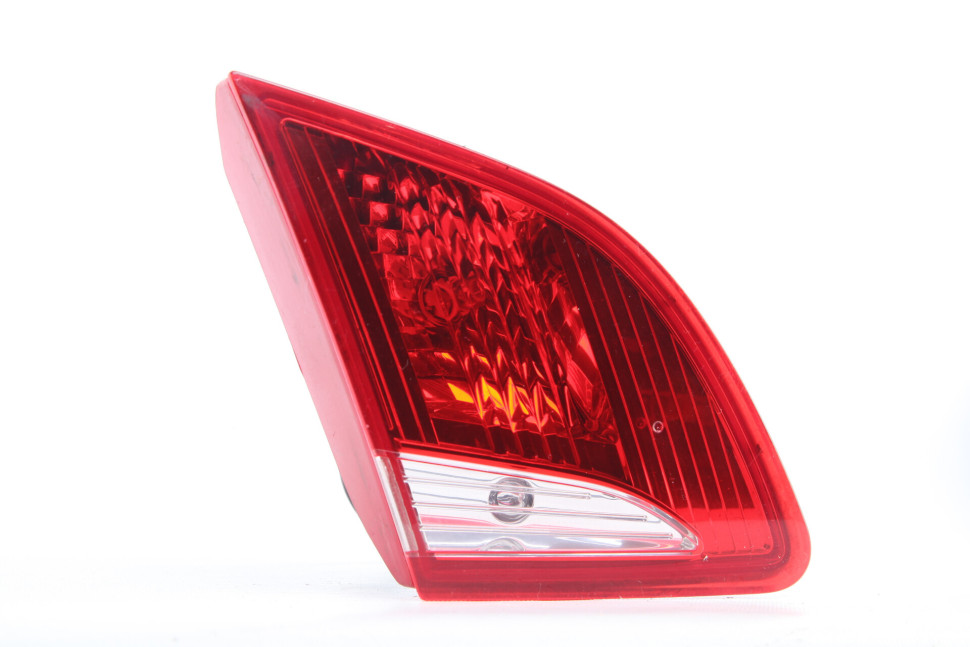 Фонарь левый внутренний Peugeot 408 Пежо 408 OEM 9678059680 Фонарь левый внутренний Peugeot 408 Пежо 408 OEM 9678059680