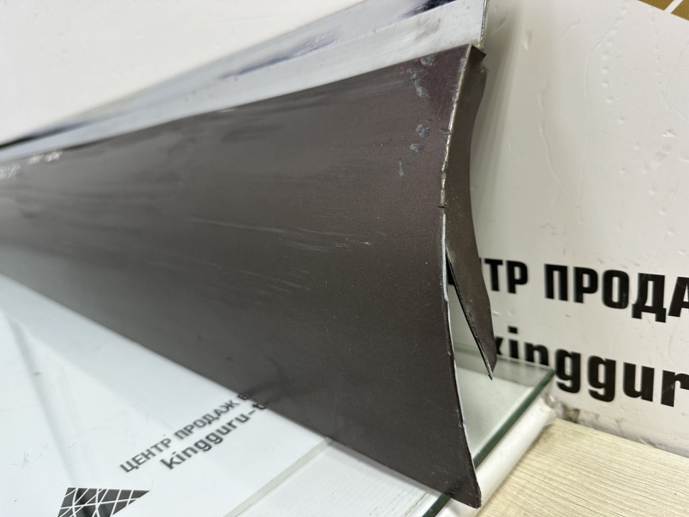 Молдинг двери передний левый Volkswagen Touareg NF oem 7p6854939m