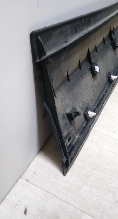 Молдинг двери задний правый Volkswagen Tiguan 2 2017> oem 5NA854950N Молдинг двери задний правый Volkswagen Tiguan 2 2017> oem 5NA854950N