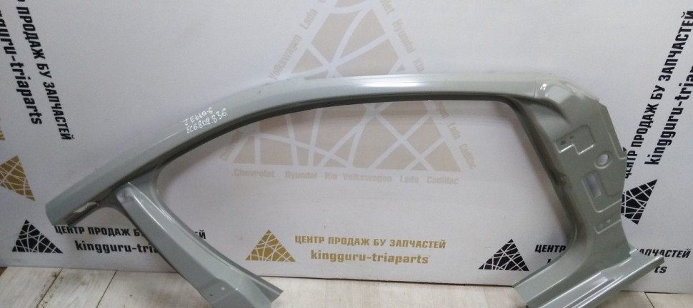 Боковина правая Volkswagen Jetta 6 11-18 oem 5C6809836 (скл-3)