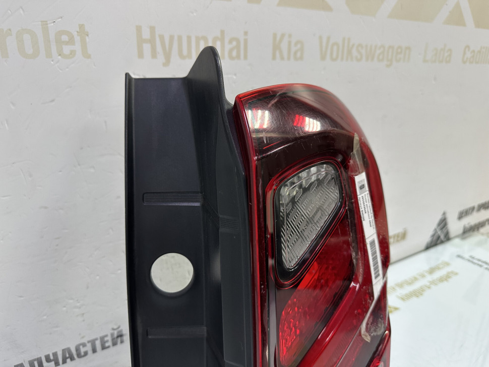 Фонарь правый бу Renault Duster рестайлинг OEM 265504304R Фонарь правый бу Renault Duster рестайлинг OEM 265504304R