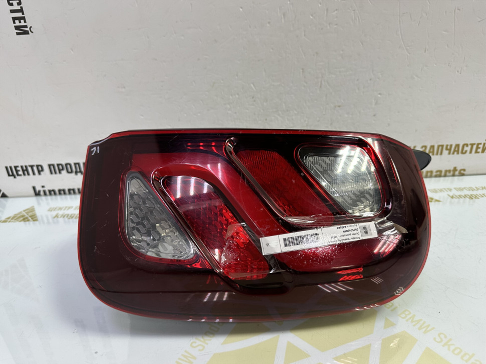 Фонарь правый бу Renault Duster рестайлинг OEM 265504304R Фонарь правый бу Renault Duster рестайлинг OEM 265504304R