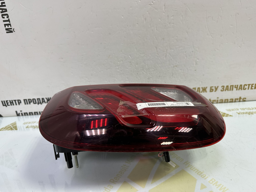 Фонарь правый бу Renault Duster рестайлинг OEM 265504304R Фонарь правый бу Renault Duster рестайлинг OEM 265504304R