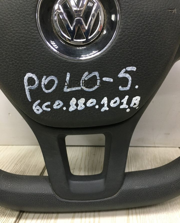 Подушка в руль AIRBAG Volkswagen Polo 5 рест 15> oem 6C0880201B
