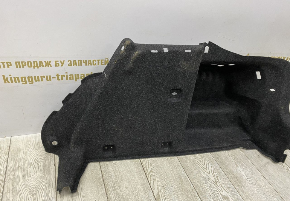 Обивка багажника правая Skoda Octavia A7 OEM 5EU867428