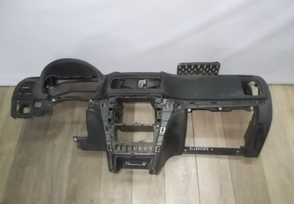 Торпедо сработавшее бу Skoda Yeti OEM 5L1857051 Торпедо сработавшее бу Skoda Yeti OEM 5L1857051