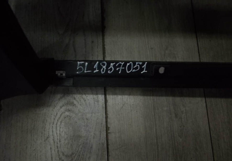 Торпедо сработавшее бу Skoda Yeti OEM 5L1857051 Торпедо сработавшее бу Skoda Yeti OEM 5L1857051