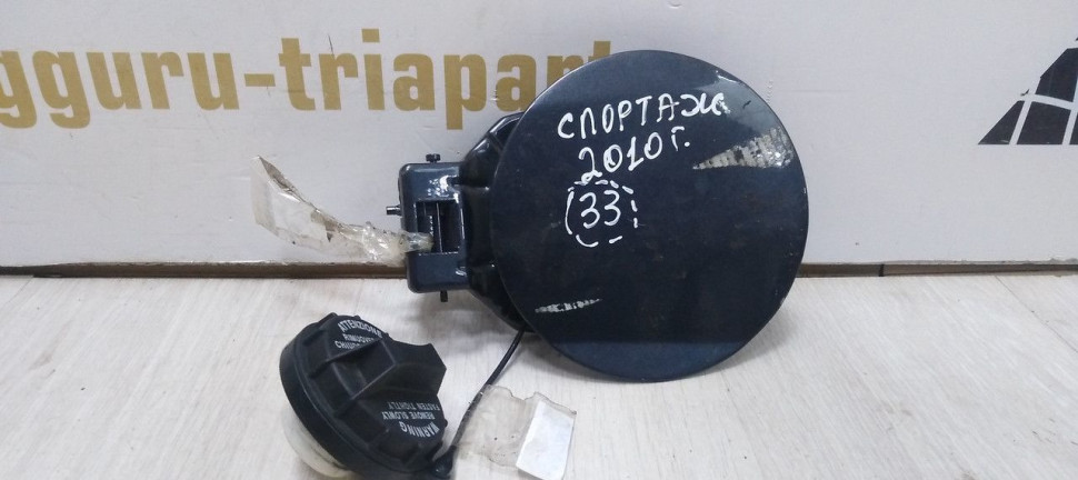 Лючок бензобака Kia Sportage 2 04-10 oem 695101F000