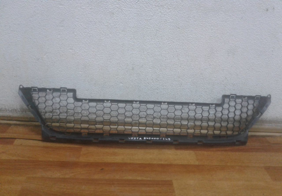 Решетка переднего бампера Lada Largus oem 8450000249 (скл-3)