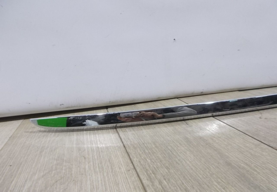Молдинг крышки багажника бу Renault Megane 3 хетчбек OEM 8201296385