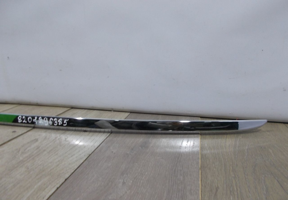Молдинг крышки багажника бу Renault Megane 3 хетчбек OEM 8201296385