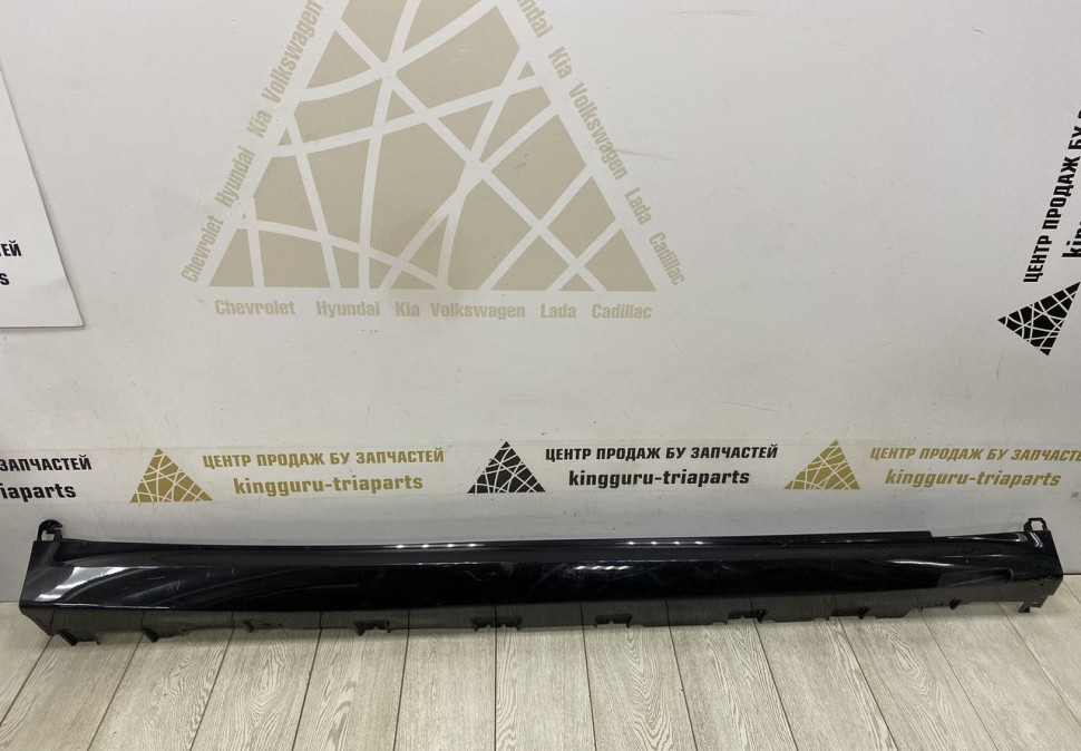 Порог правый BMW X7 G07 M-Pack OEM 51778069984