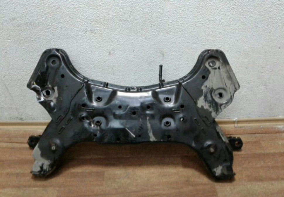 Подрамник Kia Rio 4 / Hyundai Solaris Oem 624014Y000 (мал вмятина) (скл-3)