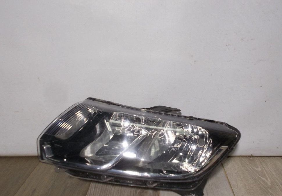 Фара левая бу Renault Logan 2 OEM 260609450R