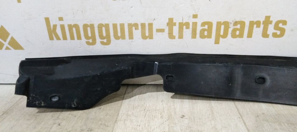 Уплотнитель шва дверной стойки передняя правая BMW X1 F48 OEM 51767349644