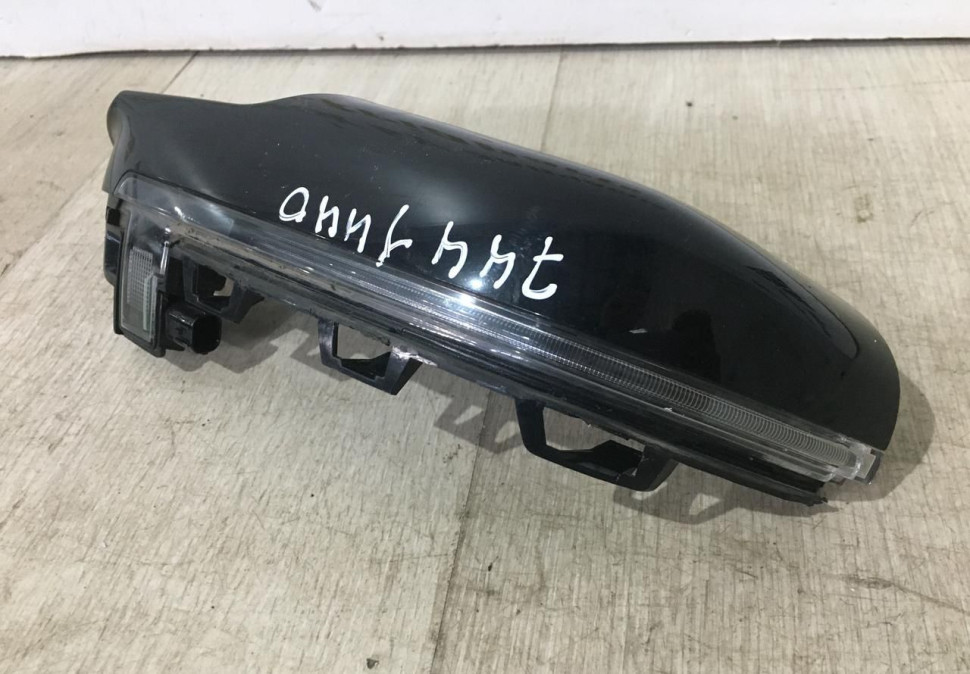 Повторитель поворота правого зеркала BMW X3 G01 OEM 63137441440 Повторитель поворота правого зеркала BMW X3 G01 OEM 63137441440