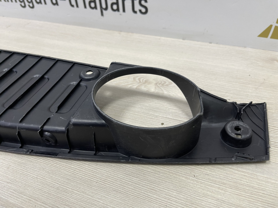 Накладка передней панели Kia Sorento 2 (12>) oem 863662p500 Накладка передней панели Kia Sorento 2 (12>) oem 863662p500