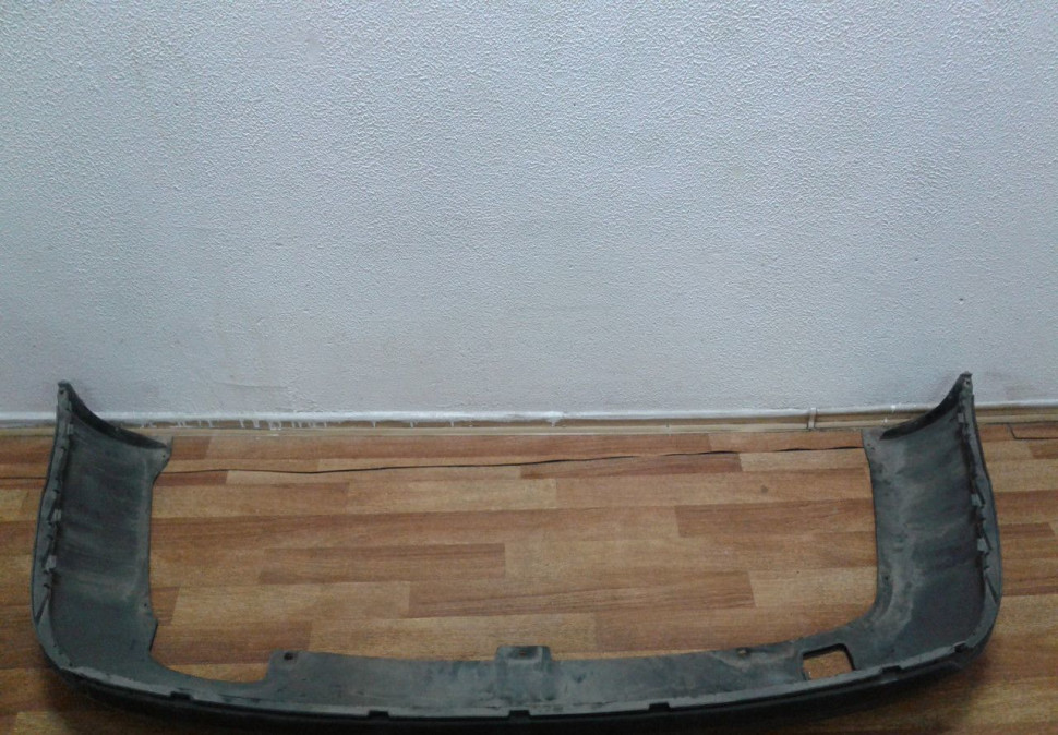 Спойлер заднего бампера Volkswagen Jetta 5 (05-11) oem 1k5807521a Спойлер заднего бампера Volkswagen Jetta 5 (05-11) oem 1k5807521a