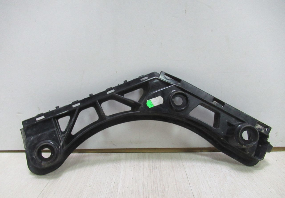 Кронштейн заднего бампера Volkswagen Tiguan 2 oem 5nr807394