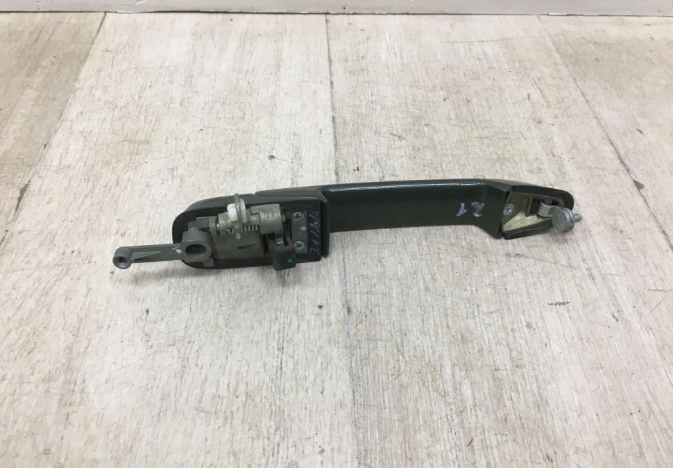 Ручка наружная задней левой двери Chevrolet Niva 2123 OEM 212362055151 (скл-3) Ручка наружная задней левой двери Chevrolet Niva 2123 OEM 212362055151 (скл-3)