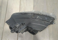 Фара галоген правая бу Skoda Octavia A7 OEM 5E1941016