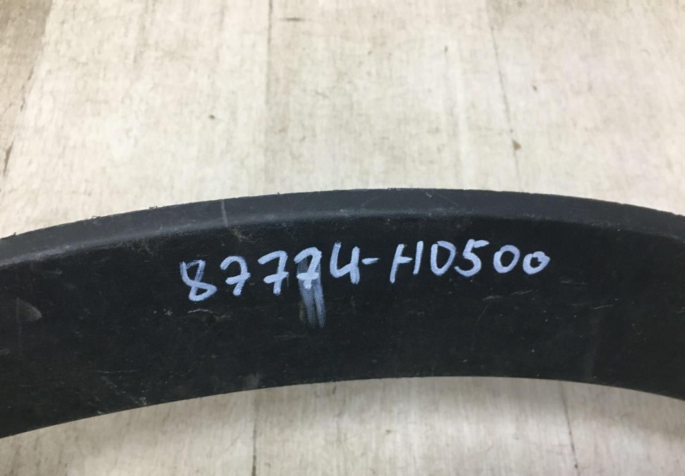 Расширитель передний правый Kia Rio 4 X-Line 2017 oem 87774H0500 Расширитель передний правый Kia Rio 4 X-Line 2017 oem 87774H0500