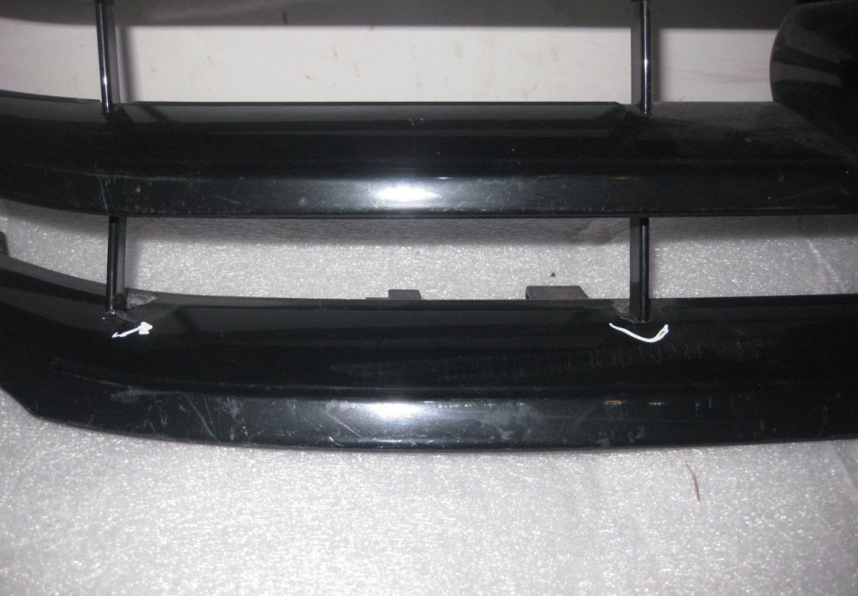 Решетка радиатора Lada Vesta (трещины) oem 8450008666 (скл-3)