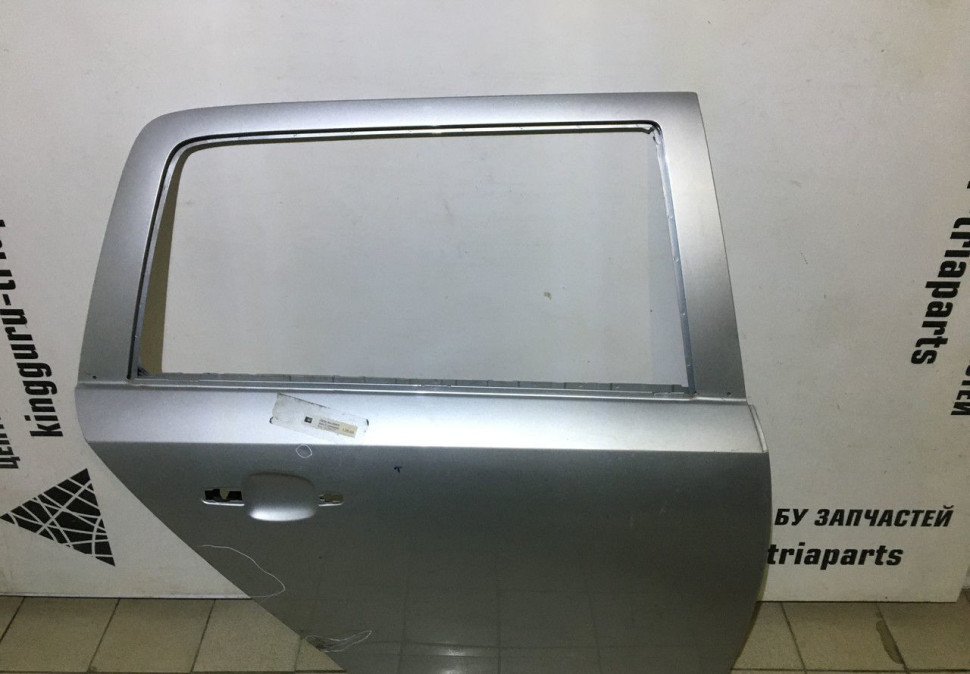 Дверь задняя правая Opel Astra H универсал OEM 13168046 (скл-3) Дверь задняя правая Opel Astra H универсал OEM 13168046 (скл-3)