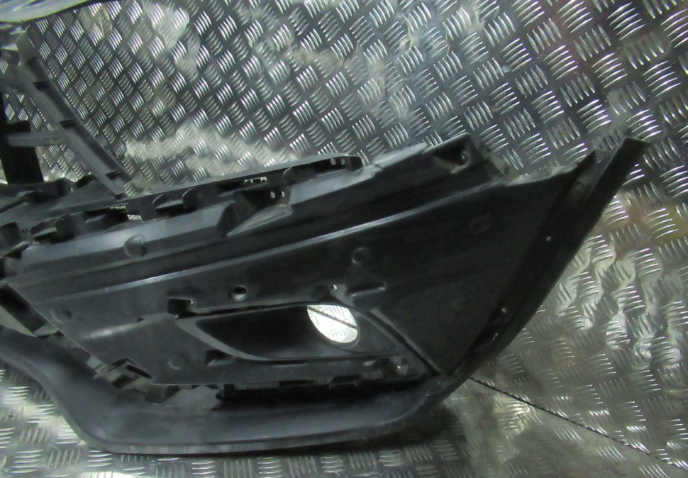 Бампер передний Lada Vesta Cross oem 8450031004 (трещина) (скл-3) Бампер передний Lada Vesta Cross oem 8450031004 (трещина) (скл-3)