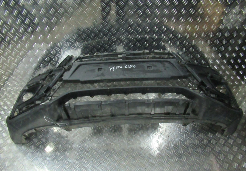 Бампер передний Lada Vesta Cross oem 8450031004 (трещина) (скл-3) Бампер передний Lada Vesta Cross oem 8450031004 (трещина) (скл-3)