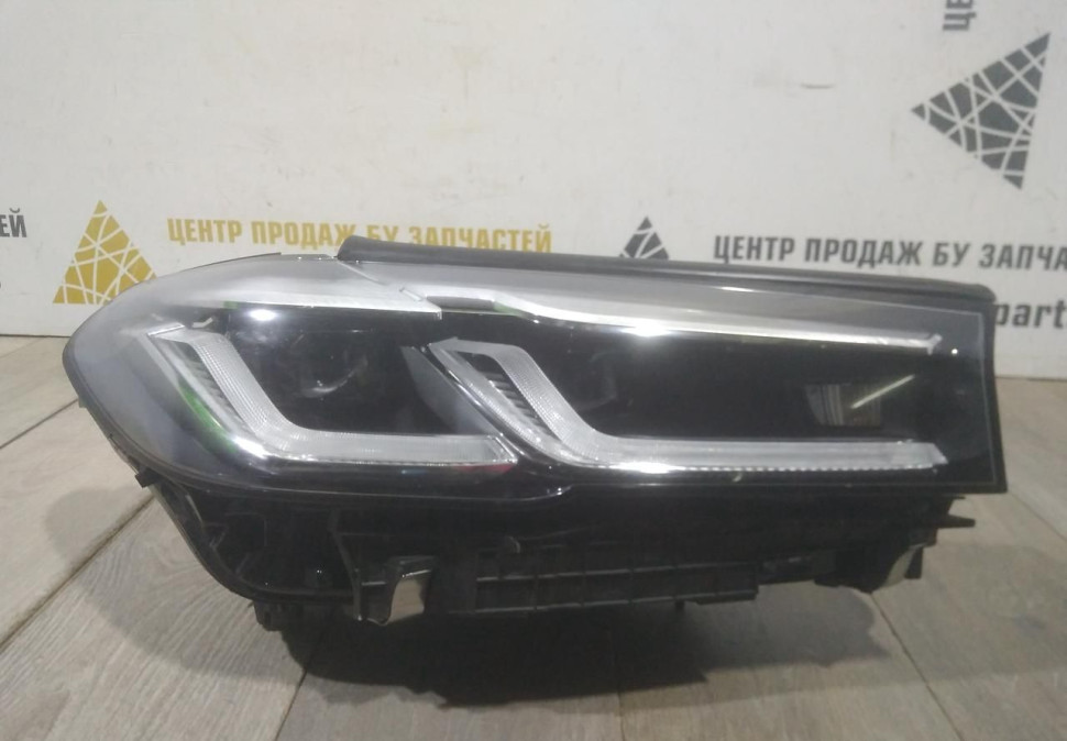 Фара ЛЭД LED адаптив правая бу BMW 5 G30 рестайлинг OEM 9850582