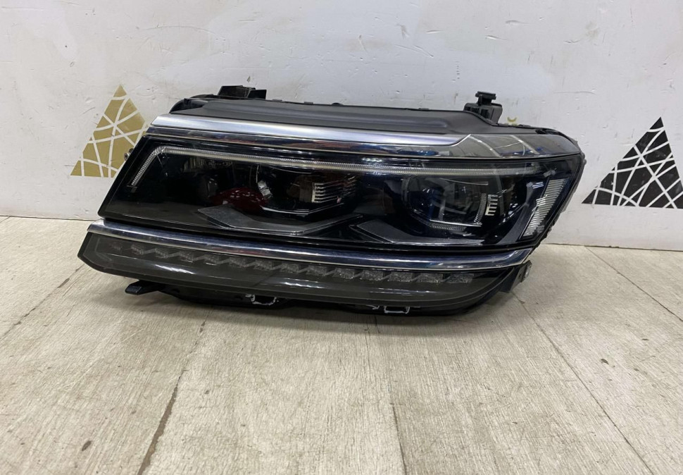Фара левая LED Volkswagen Tiguan 2 2016-2020 до рест oem 5NB941081D