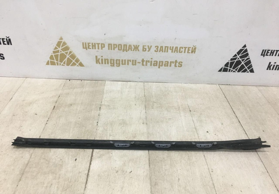 Молдинг лобового стекла левый BMW X5 G05 OEM 51317463527