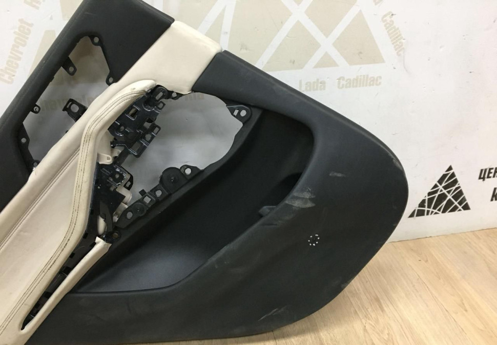 Обивка двери задняя левая BMW X5 G05 OEM 51429474201 Обивка двери задняя левая BMW X5 G05 OEM 51429474201