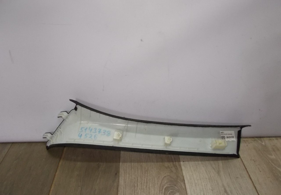 Обивка лобовой стойки правая бу BMW 5 G30 OEM 51437384526