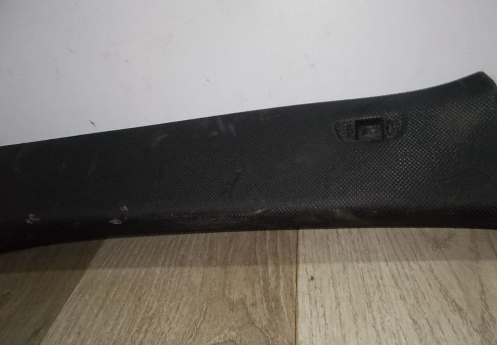 Обивка лобовой стойки правая бу BMW 5 G30 OEM 51437384526 Обивка лобовой стойки правая бу BMW 5 G30 OEM 51437384526