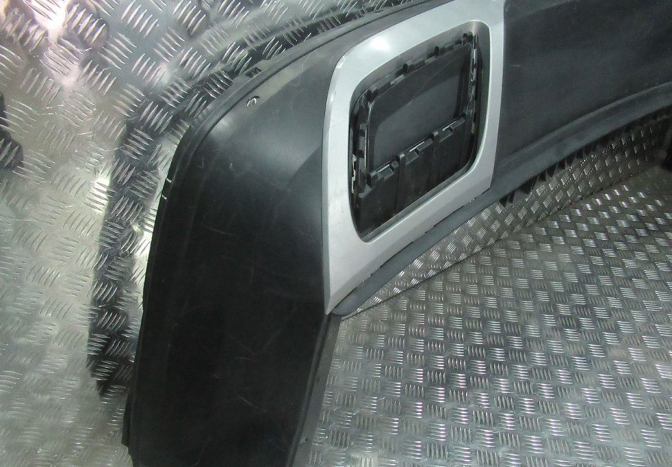 Спойлер заднего бампера Volkswagen Teramont oem 3cn807521