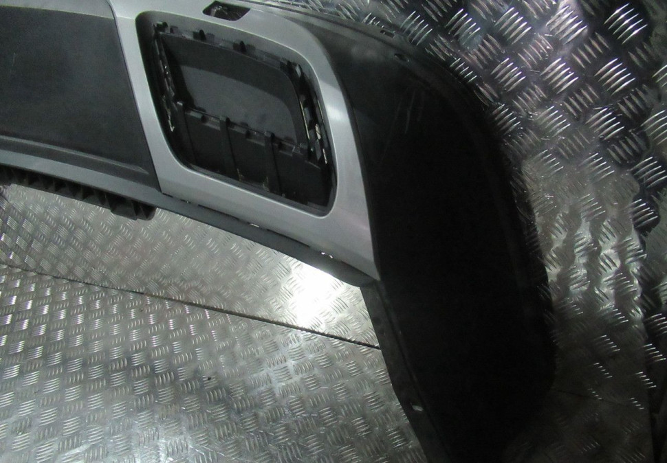 Спойлер заднего бампера Volkswagen Teramont oem 3cn807521