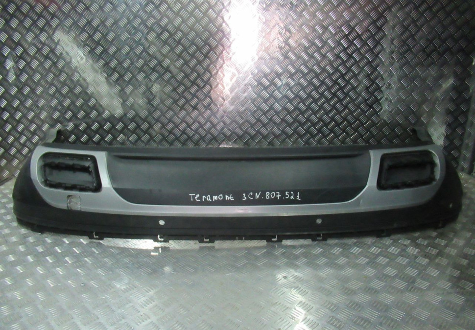 Спойлер заднего бампера Volkswagen Teramont oem 3cn807521