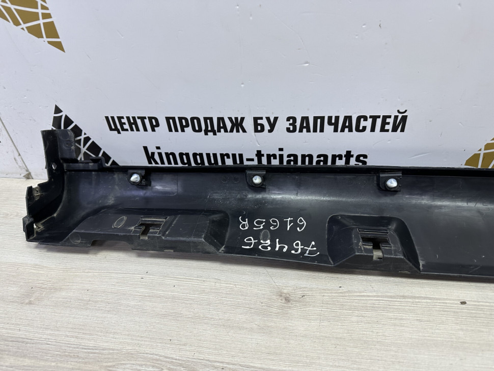 Порог правый бу Renault Sandero Stepway 2 OEM 764266165R Порог правый бу Renault Sandero Stepway 2 OEM 764266165R