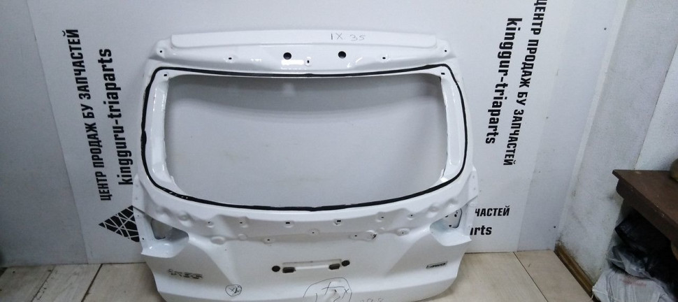 Крышка багажника Hyundai IX35 oem 737002S010
