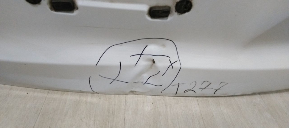 Крышка багажника Hyundai IX35 oem 737002S010